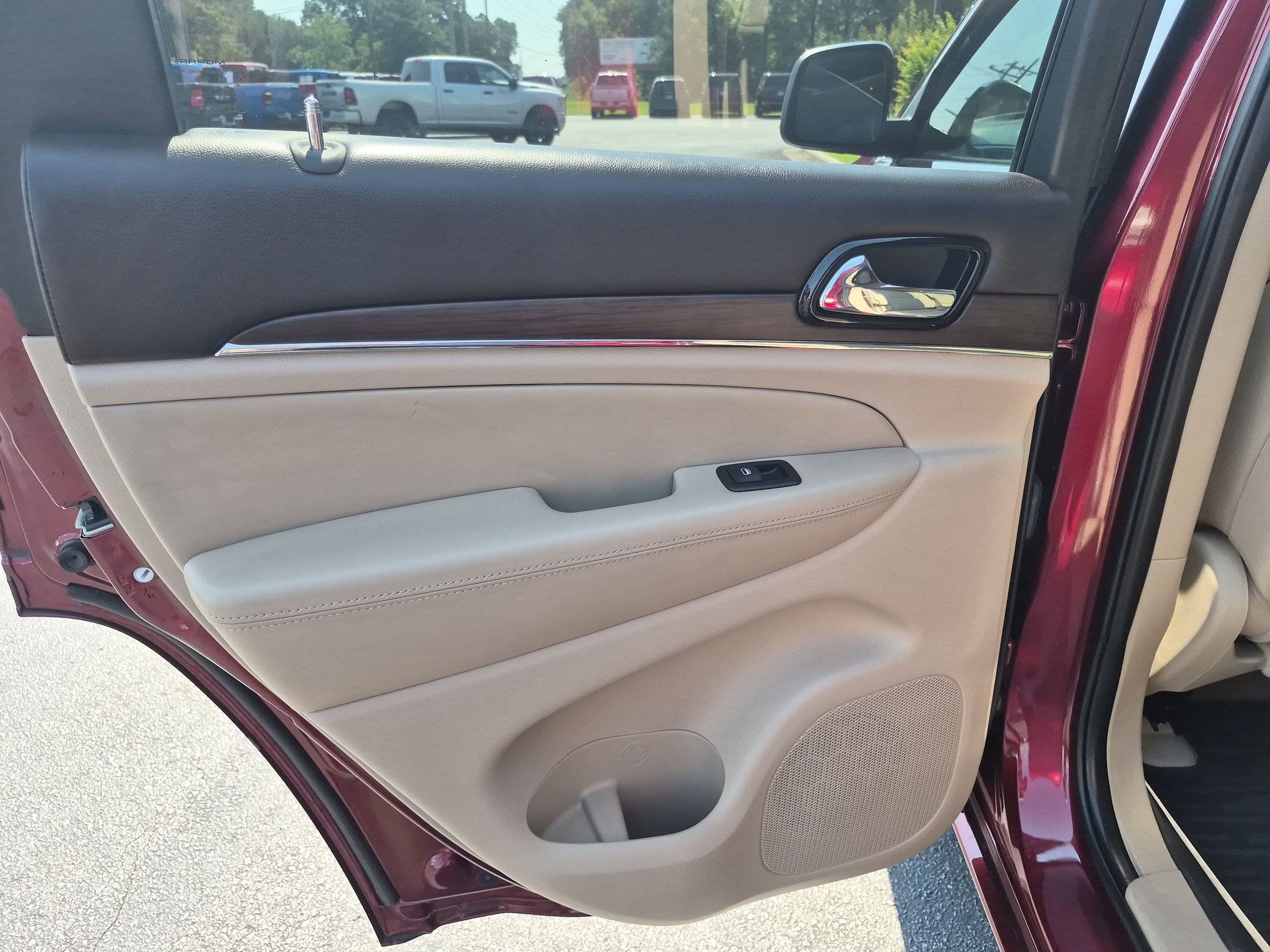 Used 2021 Jeep Grand Cherokee Overland AWD/4WD image 22