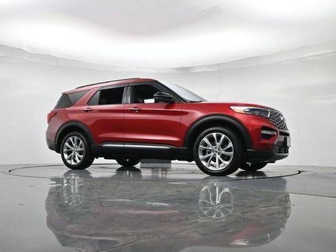Used 2021 Ford Explorer Platinum w/ Equipment Group 601A AWD/4WD image 34