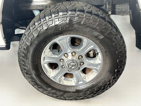 Used 2019 RAM 2500 Big Horn image 11