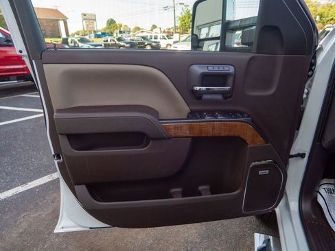 Used 2017 GMC Sierra 3500 SLT w/ Duramax Plus Package AWD/4WD image 17