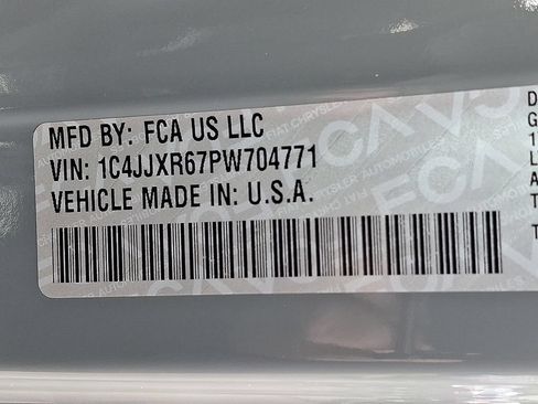 Used 2023 Jeep Wrangler Unlimited Rubicon 4xe AWD/4WD image 29