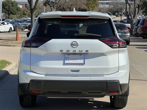 Certified 2025 Nissan Rogue SV image 5