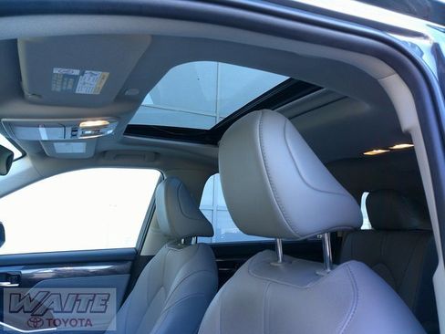 Used 2023 Toyota Highlander Limited image 28