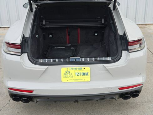 Used 2021 Porsche Panamera 4S image 10