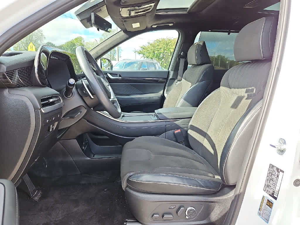 Used 2025 Hyundai Palisade Calligraphy AWD/4WD image 13