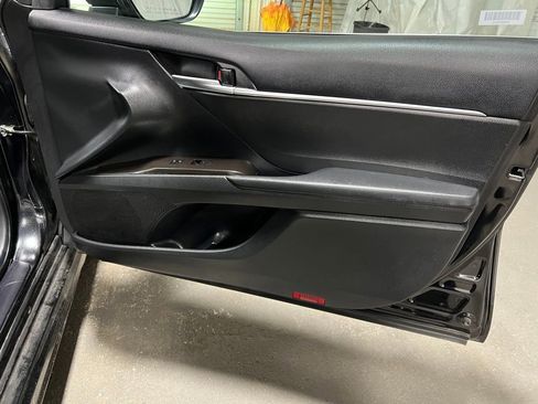 Used 2024 Toyota Camry SE image 10