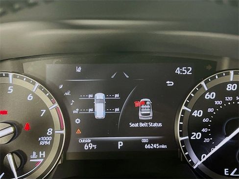 Used 2021 Toyota Highlander Limited image 9