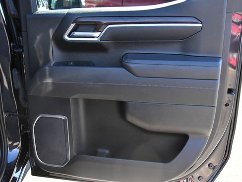 Used 2025 GMC Sierra 1500 SLT AWD/4WD image 47