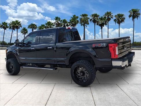 Used 2017 Ford F250 Lariat w/ Chrome Package image 7