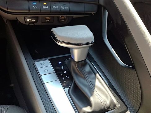 Used 2023 Hyundai Elantra SE w/ Preferred Accessory Package FWD image 14