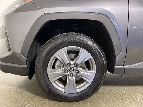 Certified 2022 Toyota RAV4 LE AWD/4WD image 11