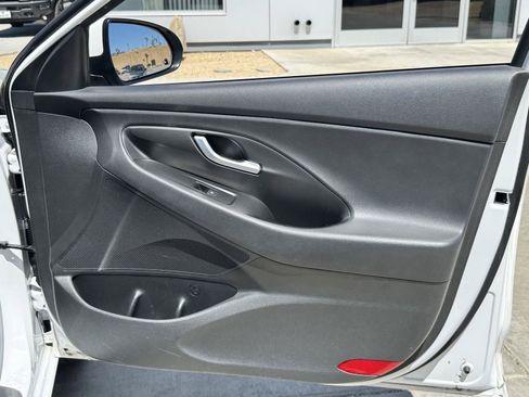 Used 2020 Hyundai Elantra GT w/ Style Package 02 FWD image 30