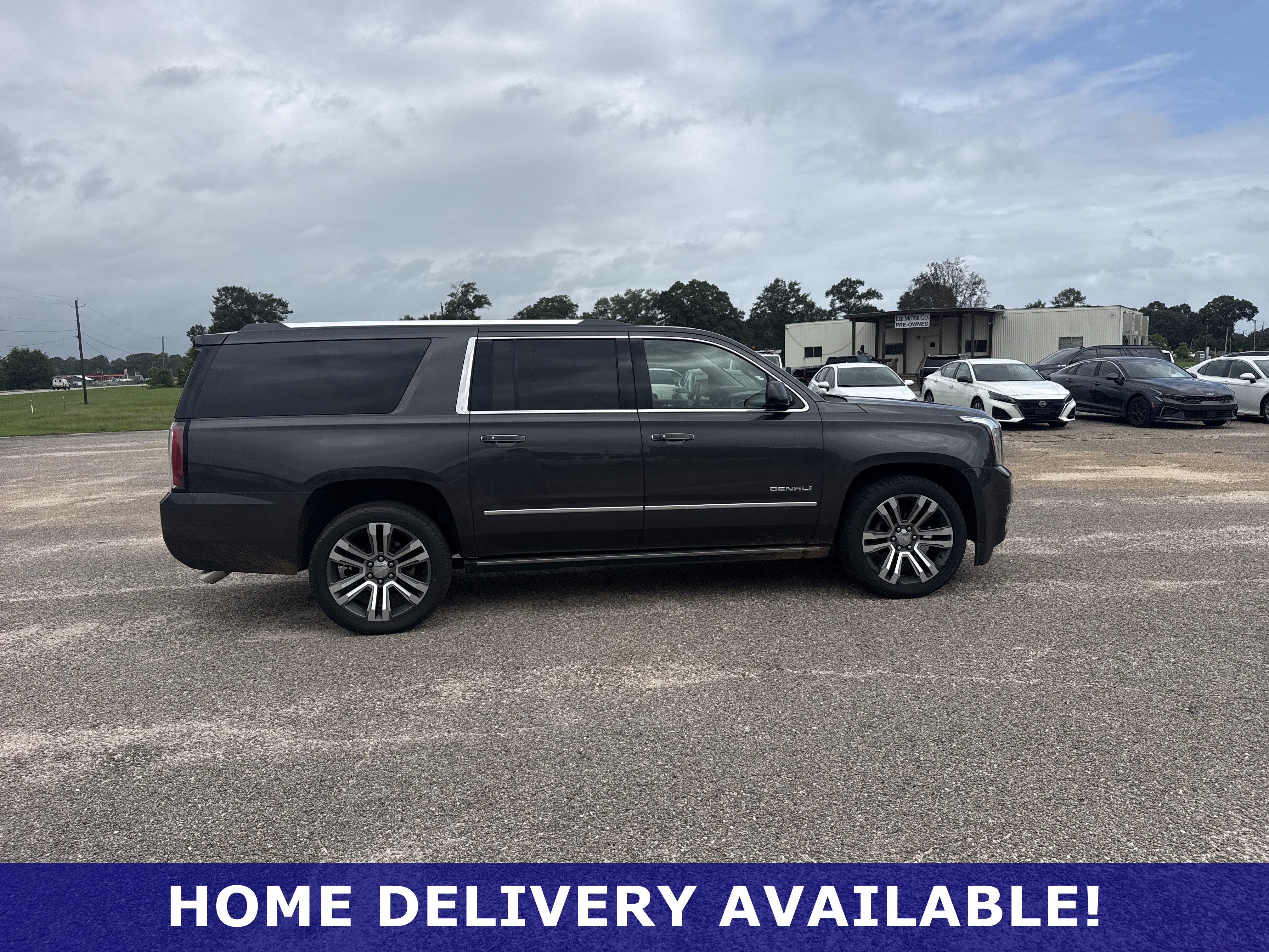 Used 2018 GMC Yukon XL Denali w/ Denali Ultimate Package AWD/4WD image 8