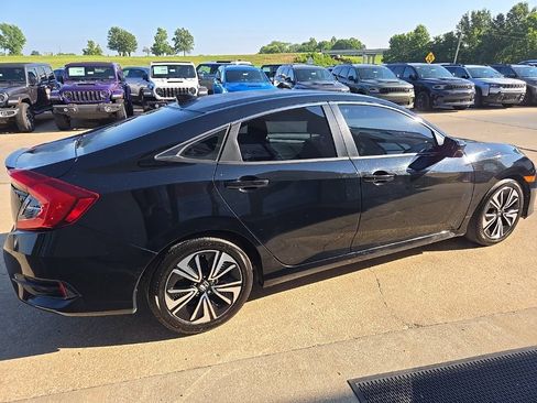 Used 2018 Honda Civic EX-T image 12