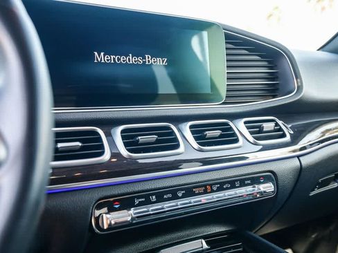 Used 2020 Mercedes-Benz GLE 350 w/ Premium Package image 23