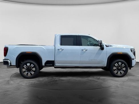 New 2026 GMC Sierra 3500 Denali w/ Denali Reserve Package AWD/4WD image 9