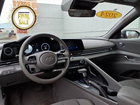Used 2024 Hyundai Elantra SEL image 10