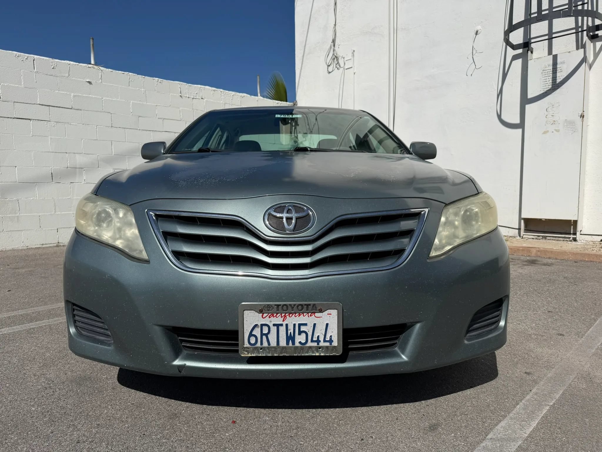 Used 2011 Toyota Camry LE FWD image 3