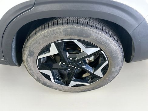 Used 2025 Kia Seltos S FWD image 11