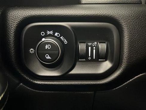 Used 2025 RAM 3500 Laramie AWD/4WD image 36