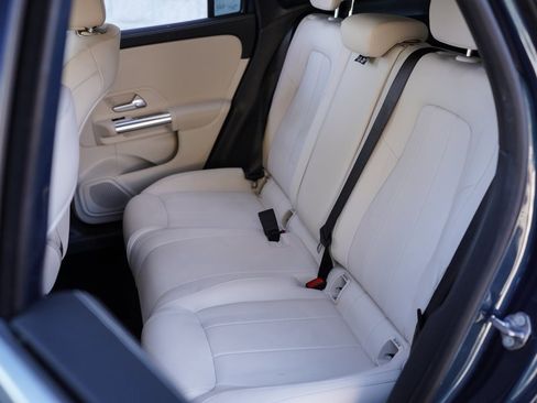 Used 2022 Mercedes-Benz GLA 250 4MATIC w/ Premium Package Lite image 23