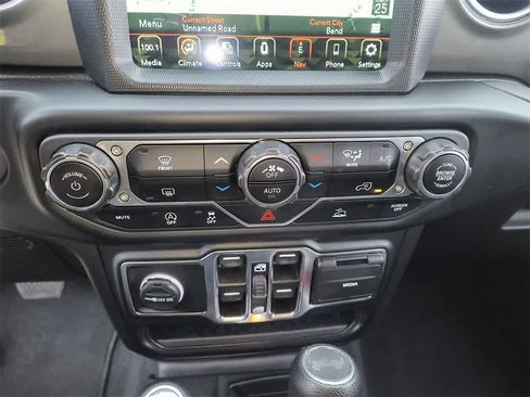 Used 2023 Jeep Wrangler Sahara image 19