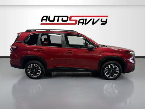 Used 2025 Subaru Forester Premium AWD/4WD image 8
