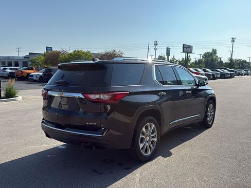 Used 2018 Chevrolet Traverse Premier w/ Driver Confidence II Package FWD image 3