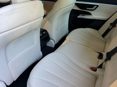 New 2025 Mercedes-Benz E 350 4MATIC Sedan image 14