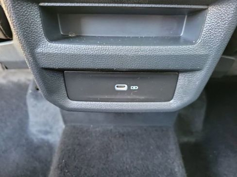 Used 2022 Volkswagen Taos SE FWD image 25