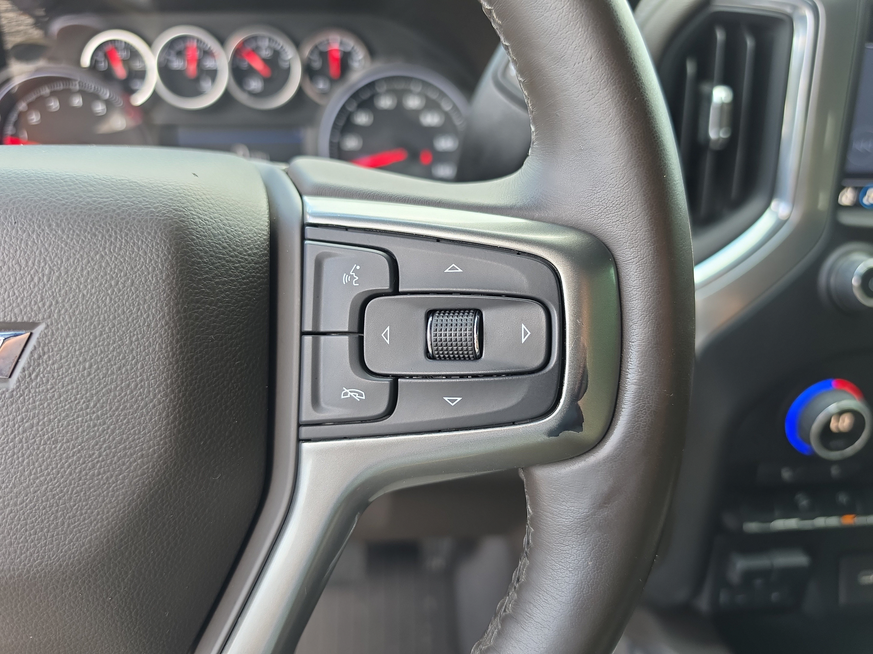 Used 2021 Chevrolet Silverado 1500 RST AWD/4WD image 35