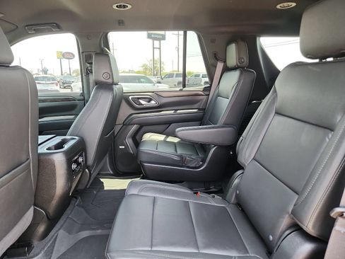Used 2024 Chevrolet Tahoe Z71 w/ Luxury Package AWD/4WD image 13