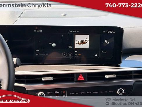 Used 2025 Kia Sorento S AWD/4WD image 9