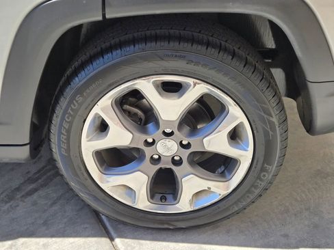 Used 2020 Jeep Compass Limited FWD image 10