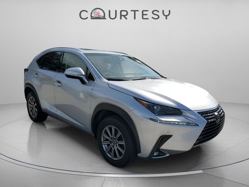 Used 2018 Lexus NX 300 FWD image 4