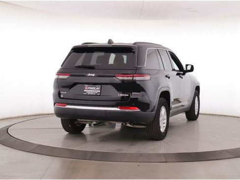 Used 2025 Jeep Grand Cherokee Laredo w/ Trailer Tow Package AWD/4WD image 7