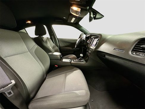 Used 2022 Dodge Charger SXT w/ Blacktop Package image 27