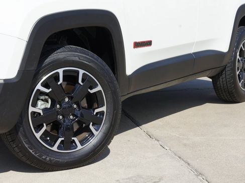 Used 2023 Jeep Renegade Trailhawk image 11