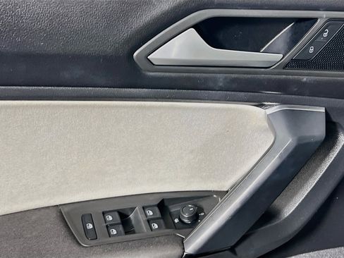 Used 2019 Volkswagen Tiguan S w/ 3rd Row Seat Package AWD/4WD image 16