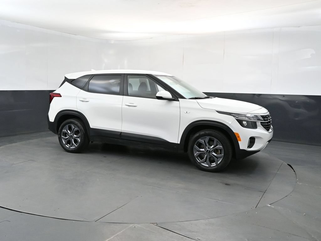 Used 2025 Kia Seltos LX AWD/4WD image 7