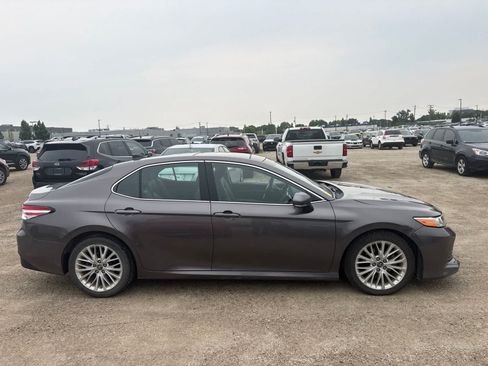 Used 2018 Toyota Camry XLE w/ Driver Assist Package FWD image 9