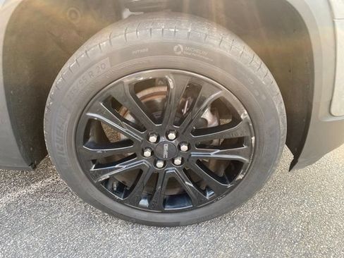 Used 2023 GMC Acadia SLT w/ Elevation Edition AWD/4WD image 13