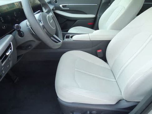 Used 2025 Hyundai Sonata SEL FWD image 6