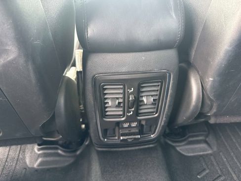 Used 2021 Jeep Grand Cherokee Limited RWD image 15