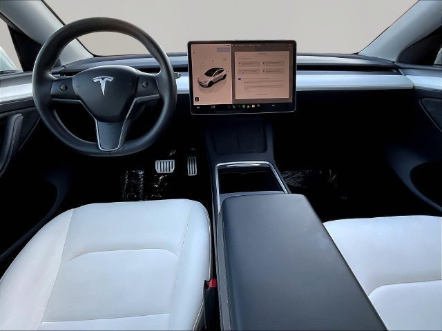 Used 2023 Tesla Model Y Performance AWD/4WD image 9