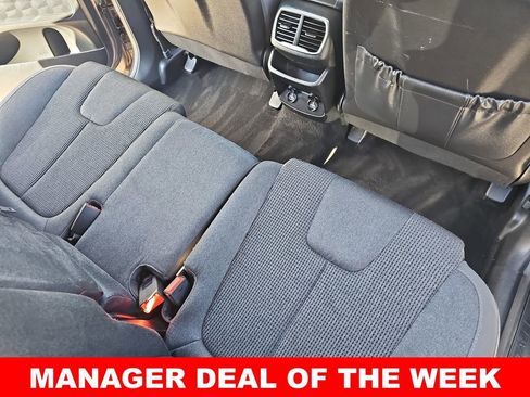 Used 2020 Hyundai Santa Fe SE image 11