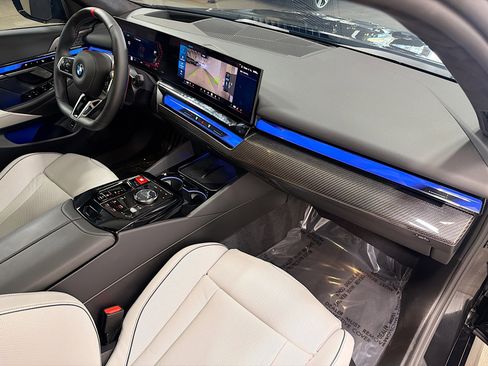 Used 2026 BMW M5 Touring w/ M Driver's Package image 23