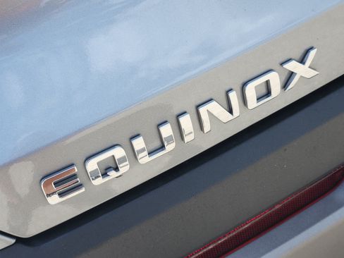 Used 2026 Chevrolet Equinox LT FWD image 12