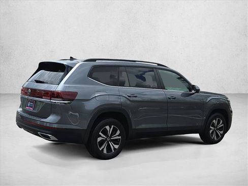 Used 2024 Volkswagen Atlas SE FWD image 5
