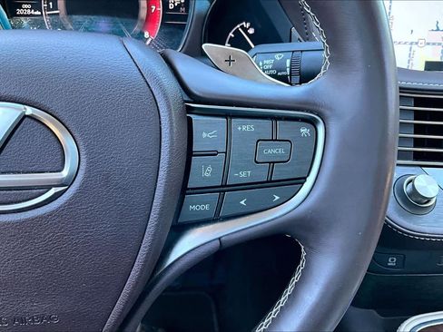 Used 2020 Lexus LS 500 w/ Accessory Package (Z2) RWD image 23